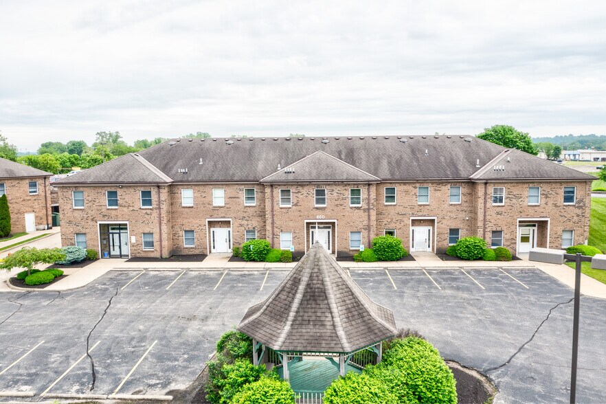 More Photos Of 860 NW Washington Blvd, Hamilton Medical For Lease