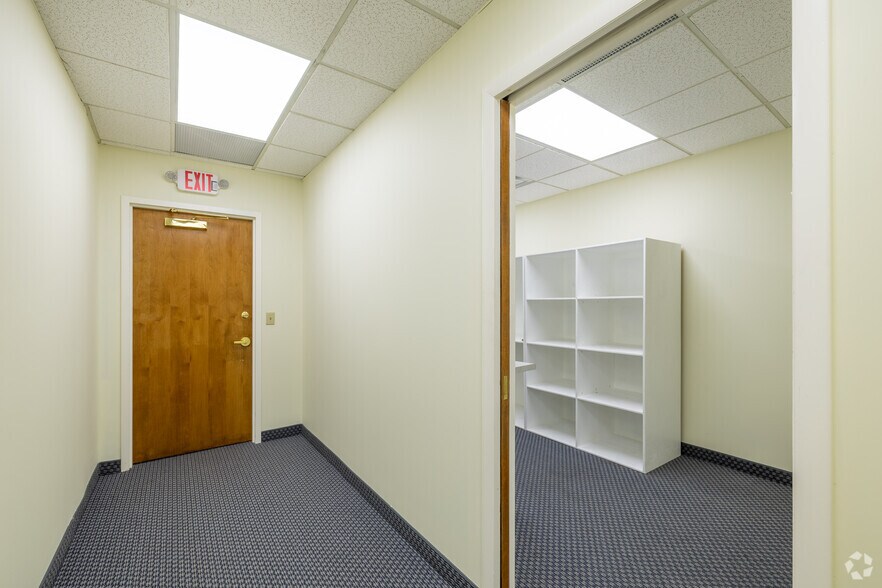 More Photos Of 1600 Saint Georges Ave, Rahway Office For Lease