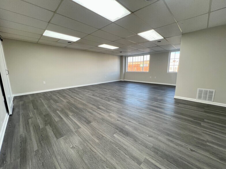 More Photos Of 8-10 Crain Hwy N, Glen Burnie Storefront Retail Office For Sale
