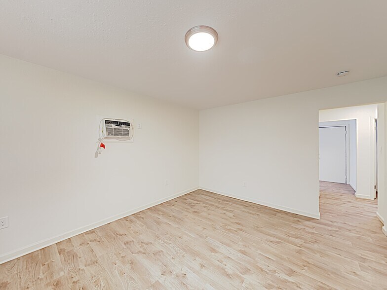 More Photos Of 2065-2081 15th Avenue, Sacramento Apartments For Sale