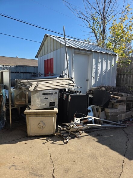 More Photos Of 104 S Rogers Rd, Irving Flex For Sale