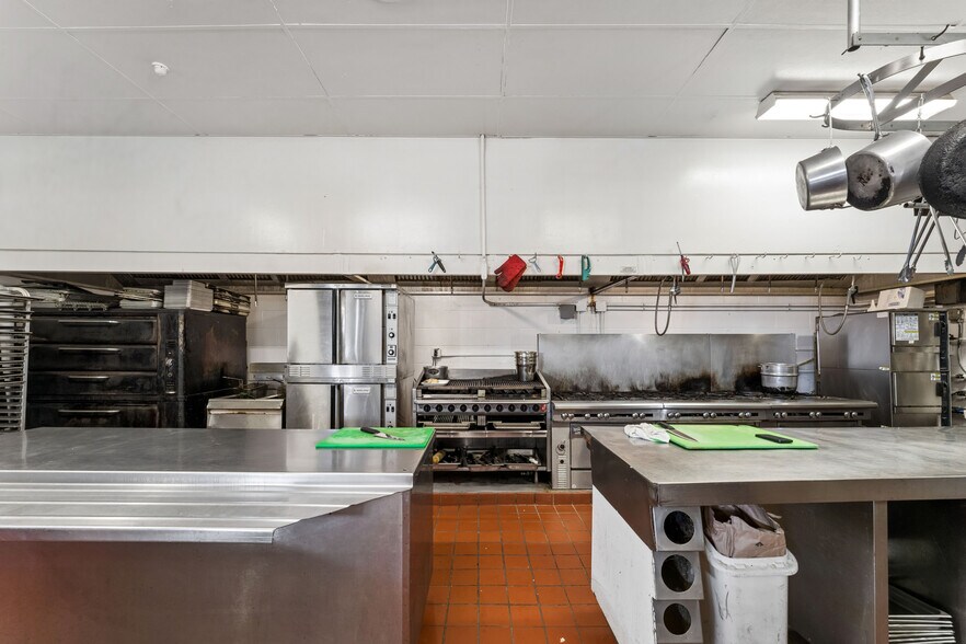 More Photos Of 62 Cove St, New Haven Specialty For Sale