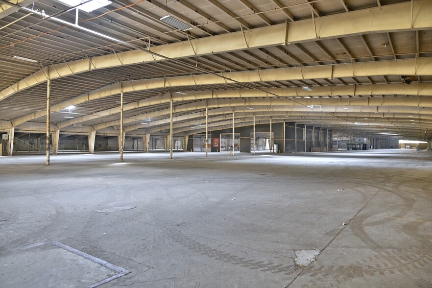 More Photos Of 7845 Carneal Rd, West Paducah Warehouse For Sale