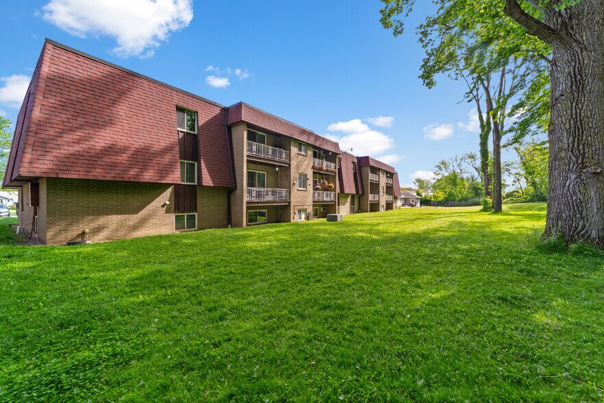 More Photos Of 5216 E Lake Rd, Sheffield Lake Apartments For Sale