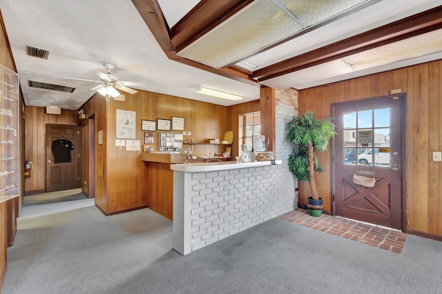 More Photos Of 610 Northlake Blvd, North Palm Beach Medical For Lease