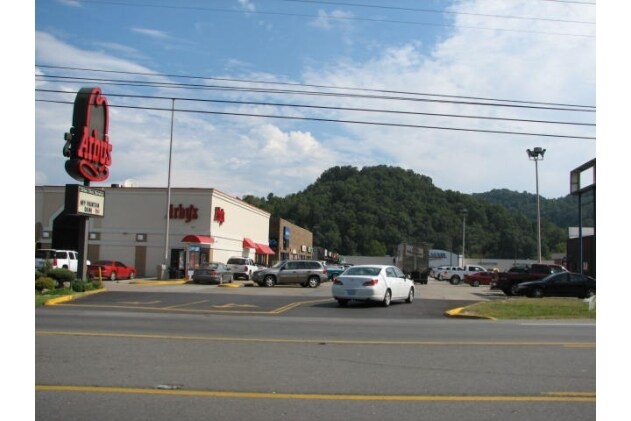 More Photos Of 343-451 N Mayo Trl, Paintsville Storefront For Sale