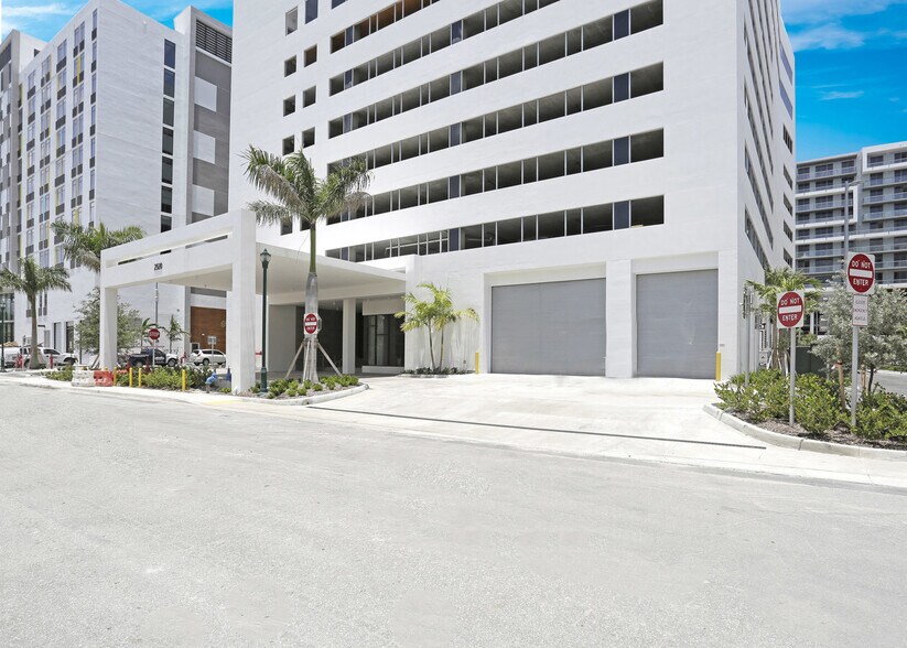 More Photos Of 2920 NE 207th St, Aventura Office Residential For Lease