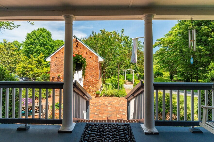 More Photos Of 252 David Bruce Ave, Charlotte Court House Hospitality For Sale