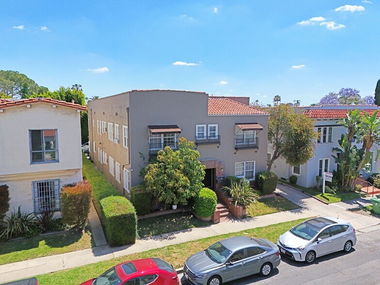 More Photos Of 636 N Spaulding Ave, Los Angeles Apartments For Sale