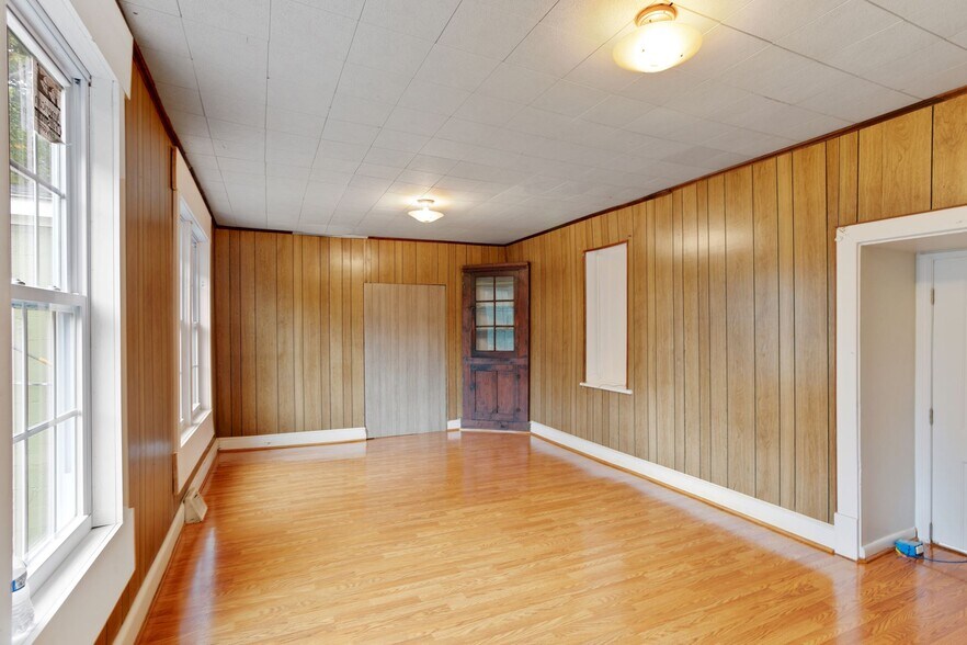 More Photos Of 36939 Charles Town Pike, Hillsboro Convenience Store For Sale