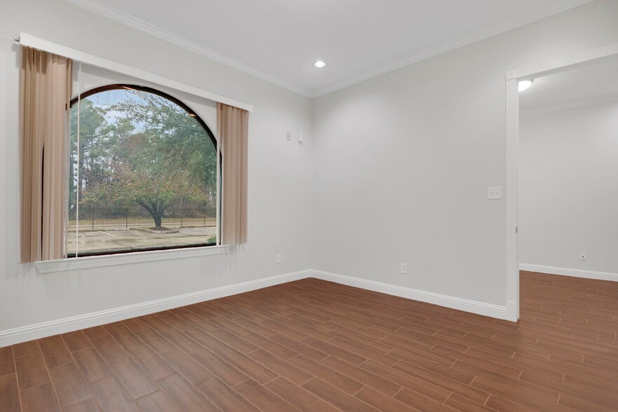 More Photos Of 12818 Willow Centre, Houston Office Residential For Sale