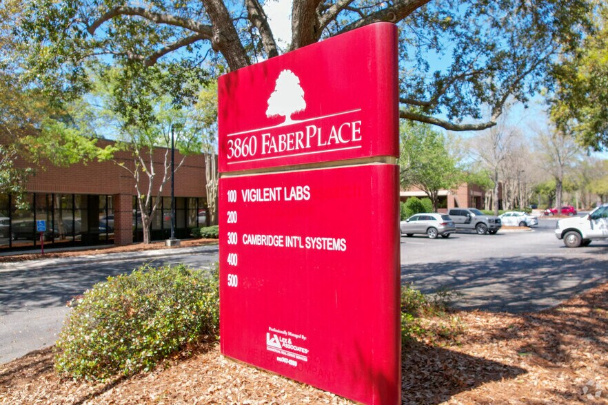 More Photos Of 3860 Faber Place Dr, North Charleston Office For Lease