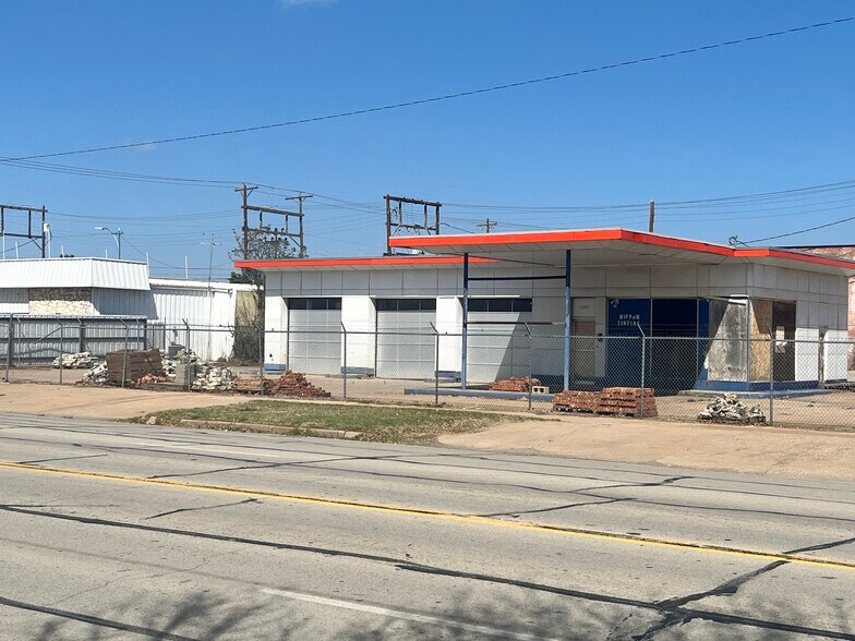 More Photos Of 1213 Scott Ave, Wichita Falls Service For Sale