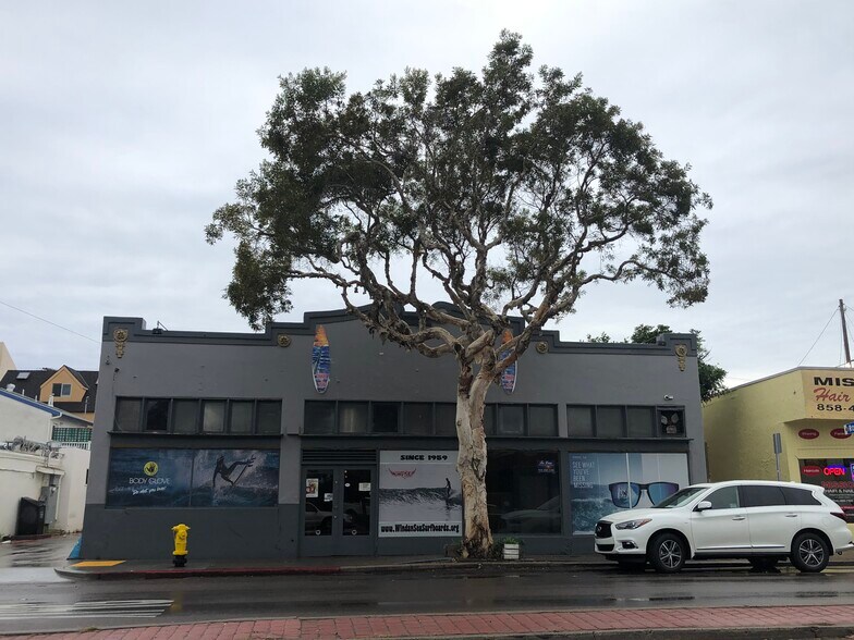 More Photos Of 3780 Mission Blvd, San Diego General Retail For Lease