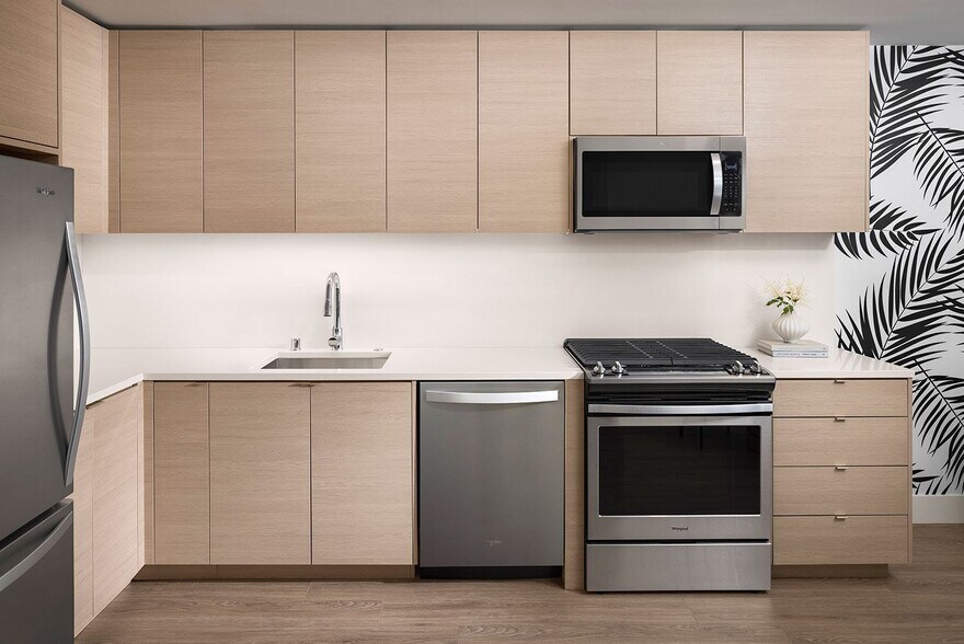 More Photos Of 702 Broadway, San Diego Apartments For Lease