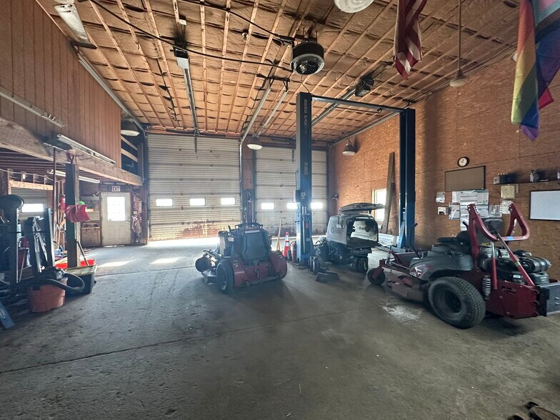 More Photos Of 16 Meadow Road Ext, Topsham Warehouse For Lease