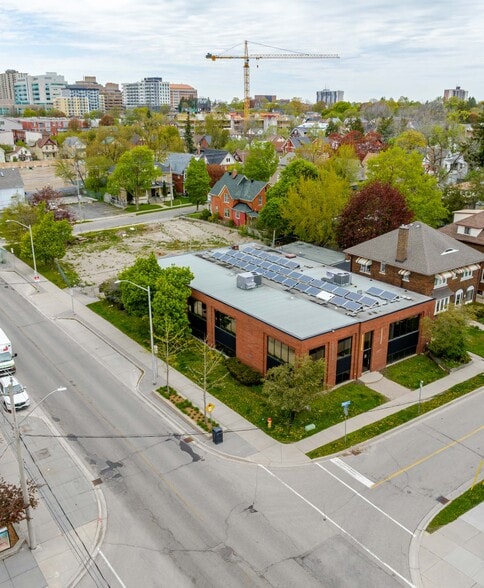 More Photos Of 550 King St E, Kitchener Office For Sale