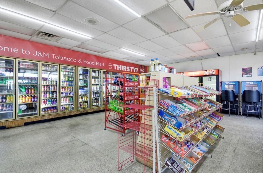 More Photos Of 315 N Eastern Blvd, Fayetteville Convenience Store For Sale