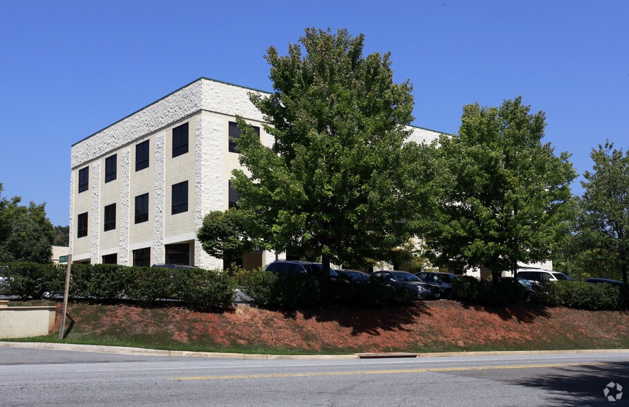 More Photos Of 684 Berkmar Cir, Charlottesville Office For Lease