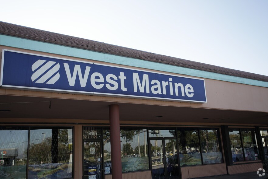 More Photos Of 19401-19415 S Dixie Hwy, Miami Unknown For Lease