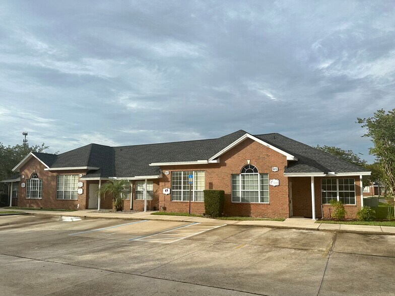 More Photos Of 8833 Perimeter Park Blvd, Jacksonville Medical For Lease