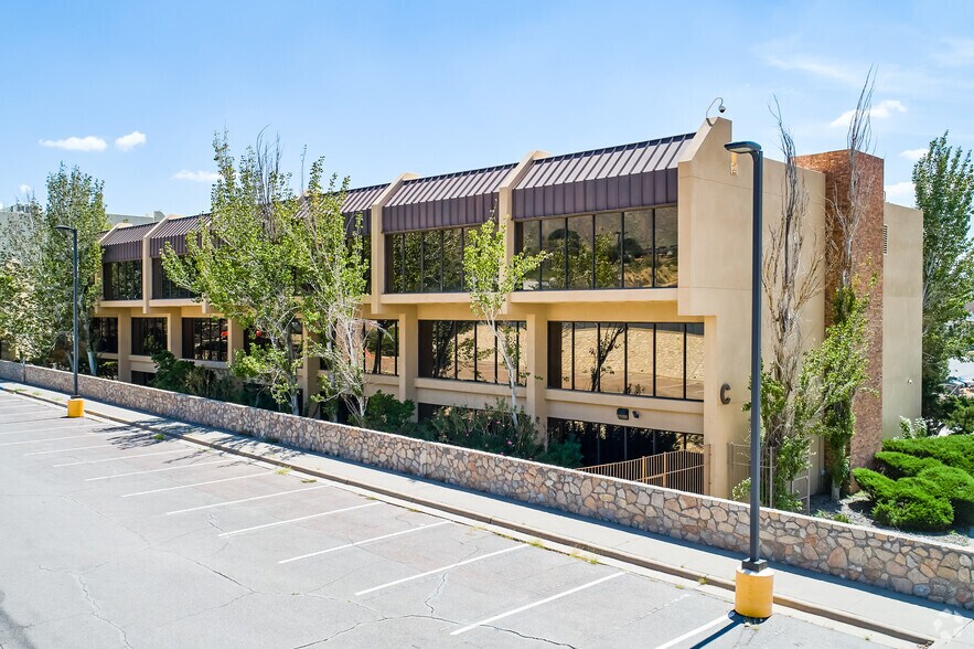 More Photos Of 4171 N Mesa St, El Paso Medical For Lease