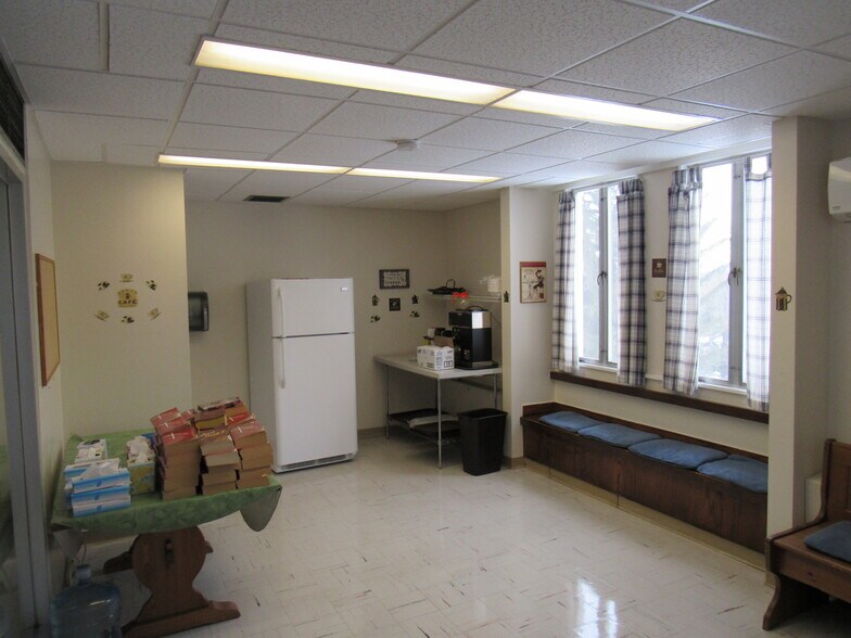 More Photos Of 29 Colton St, Farmington Religious Facility For Sale