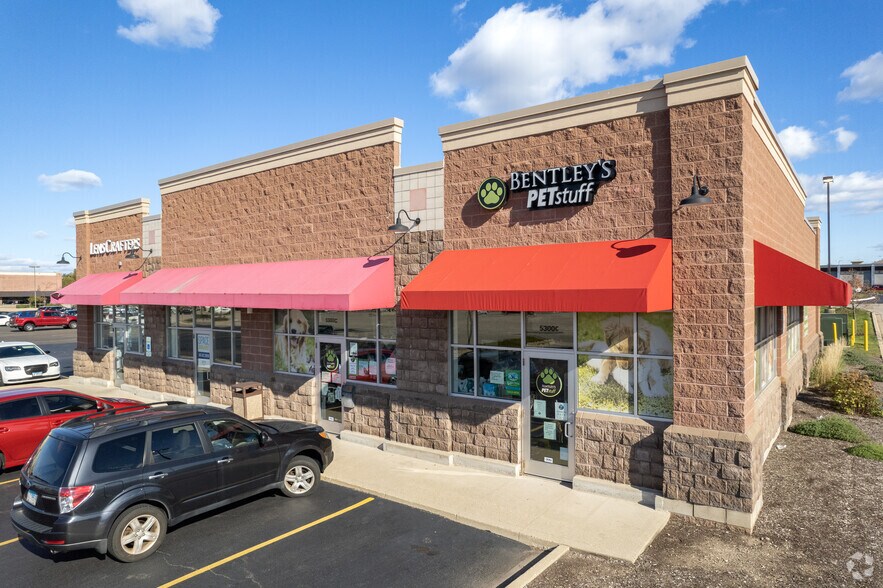 More Photos Of 5340-5580 Northwest Hwy, Crystal Lake Unknown For Lease