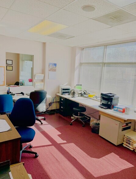 More Photos Of 100 Timberhill Pl, Chapel Hill Medical For Lease
