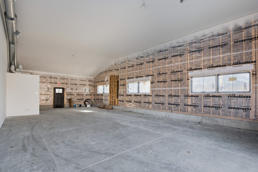 More Photos Of 300 Exeter Rd, Hampton Industrial For Lease