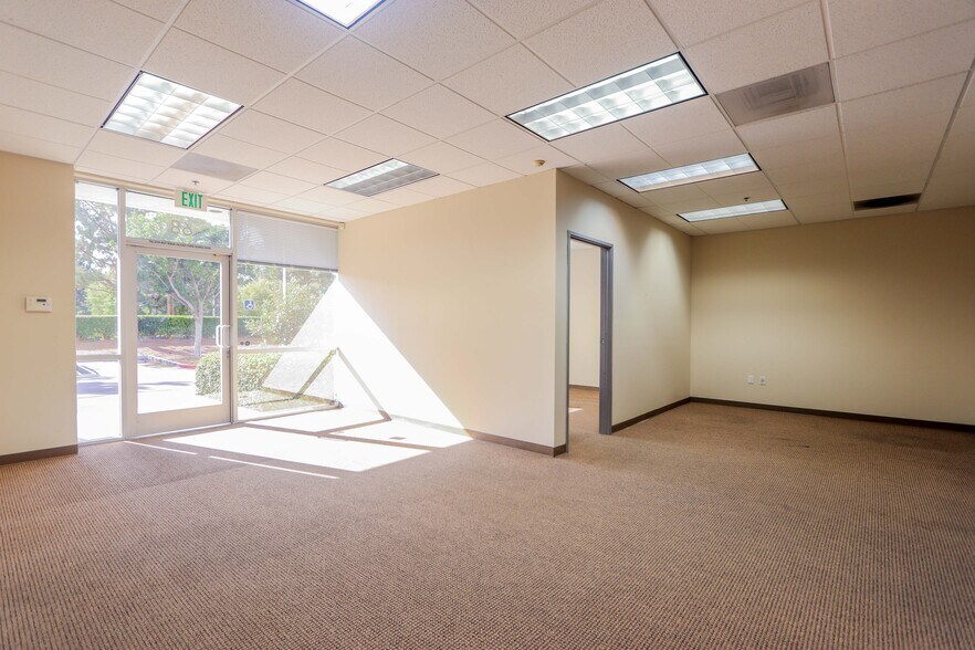 More Photos Of 64-76 Maxwell, Irvine Light Manufacturing For Lease