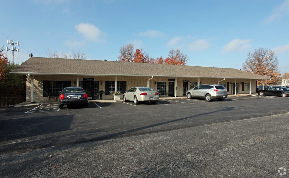 More Photos Of 4515-4521 W 90th St, Prairie Village Freestanding For Lease