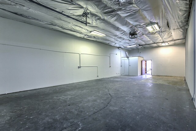 More Photos Of 3867 S Valley View Blvd, Las Vegas Warehouse For Lease