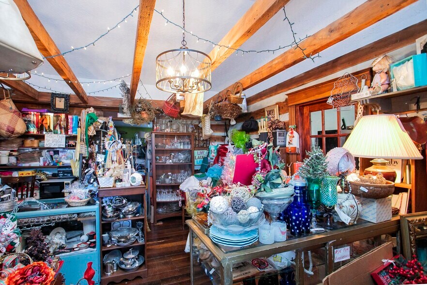 More Photos Of 1119 S Main St, Columbia Flex For Sale