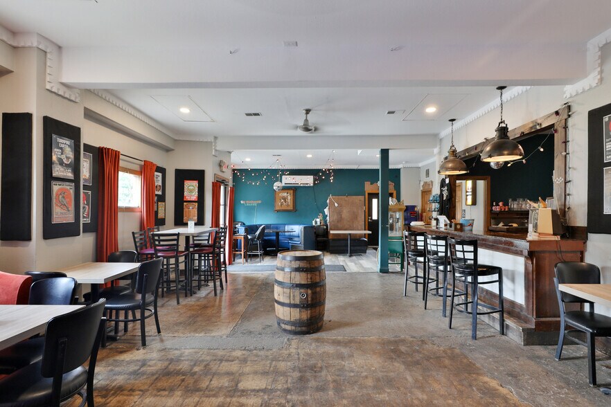 More Photos Of 310-312 E Hudson St, Columbus Freestanding For Sale