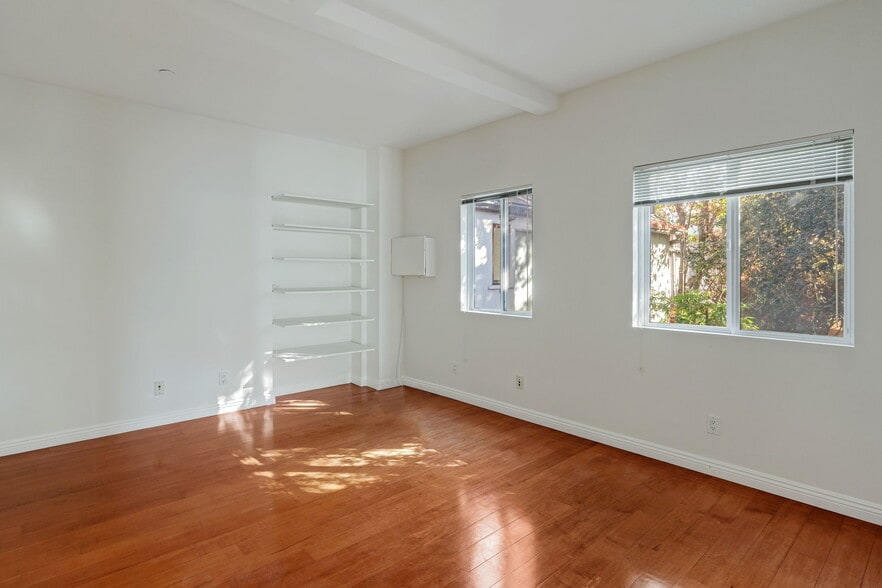 More Photos Of 1411-1413 Cloverfield Blvd, Santa Monica Apartments For Sale