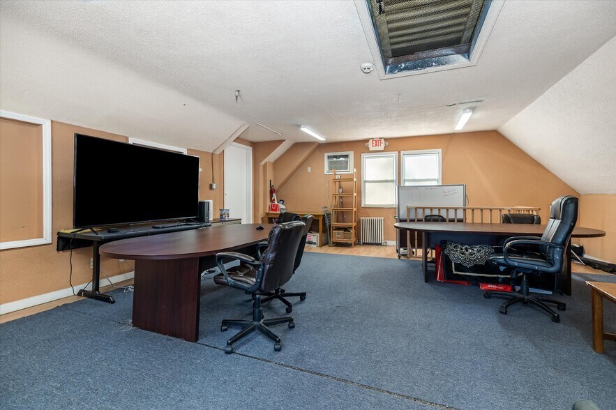 More Photos Of 12 Orchard St, Teaneck Office For Lease