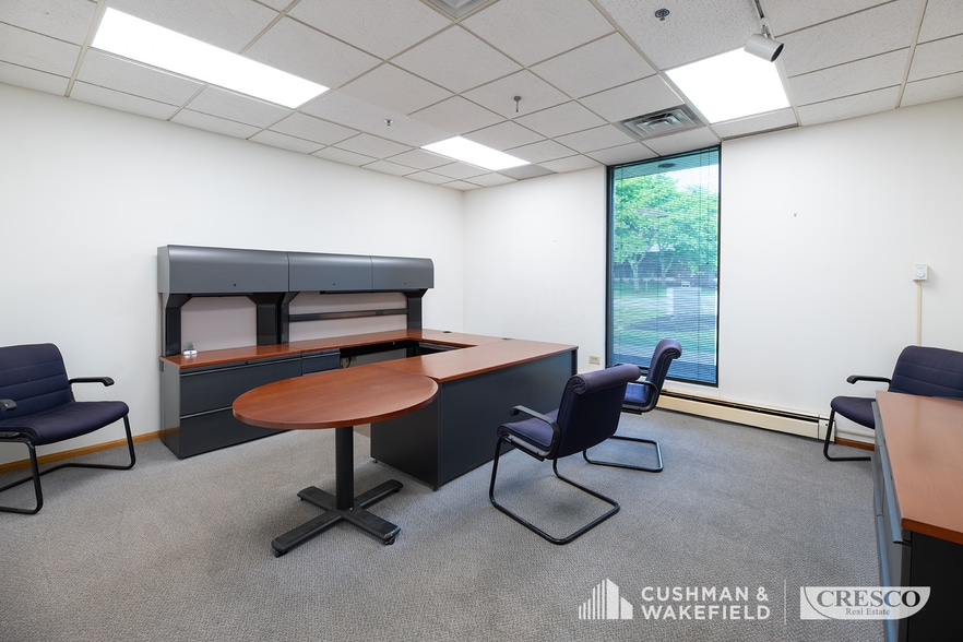 More Photos Of 11515 Alameda Dr, Strongsville Manufacturing For Lease