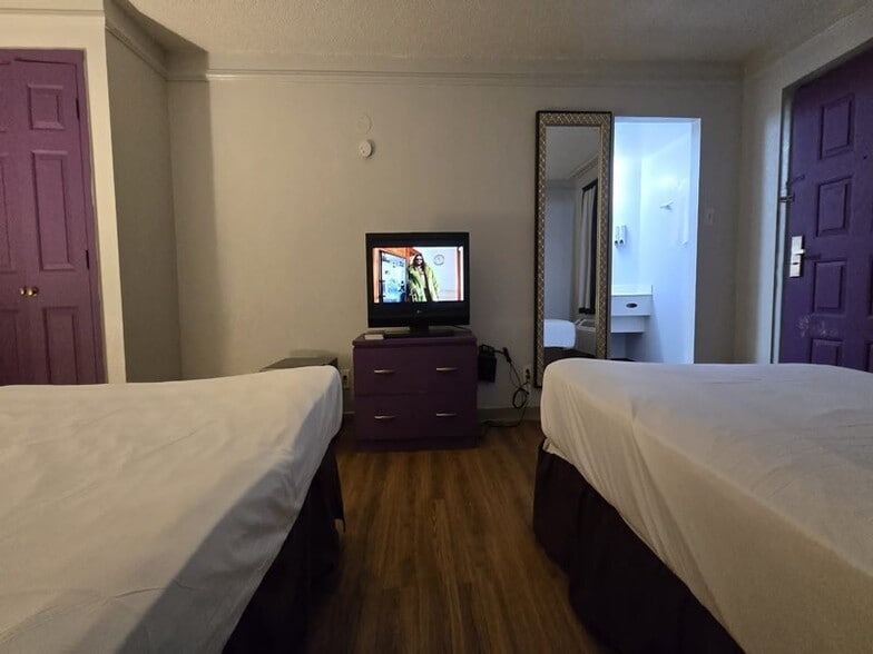 More Photos Of 4874 Old National Hwy, College Park Hotel For Sale