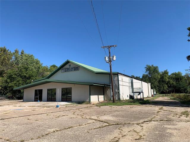 More Photos Of 713 N 2nd St, Stilwell Industrial For Sale