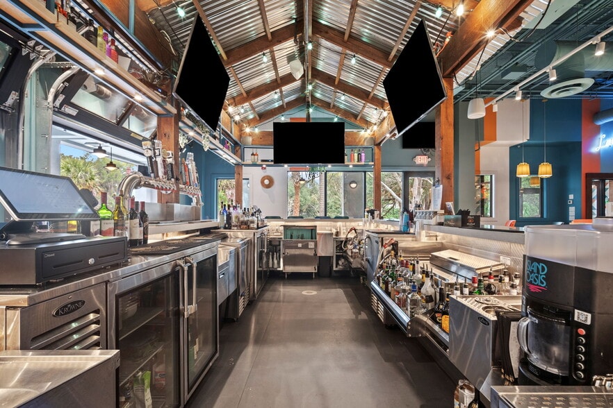 More Photos Of 14 Folly Field Rd, Hilton Head Island Restaurant For Sale