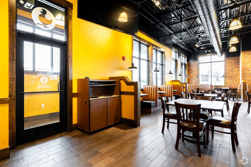 More Photos Of 12195 S Strang Line Rd, Olathe Fast Food For Lease