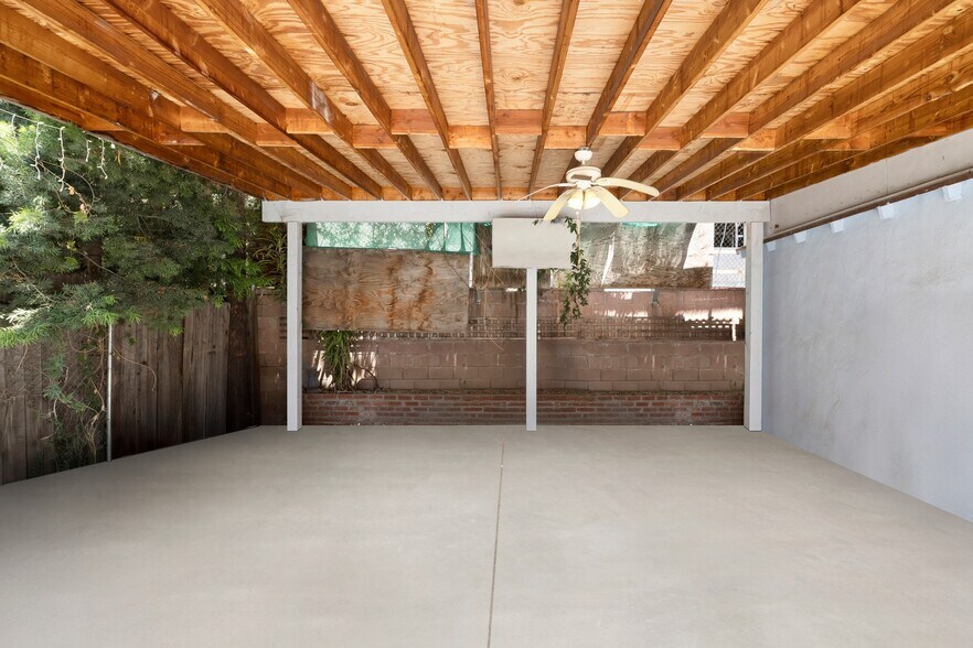 More Photos Of 1514 La Baig Ave, Los Angeles Land For Sale
