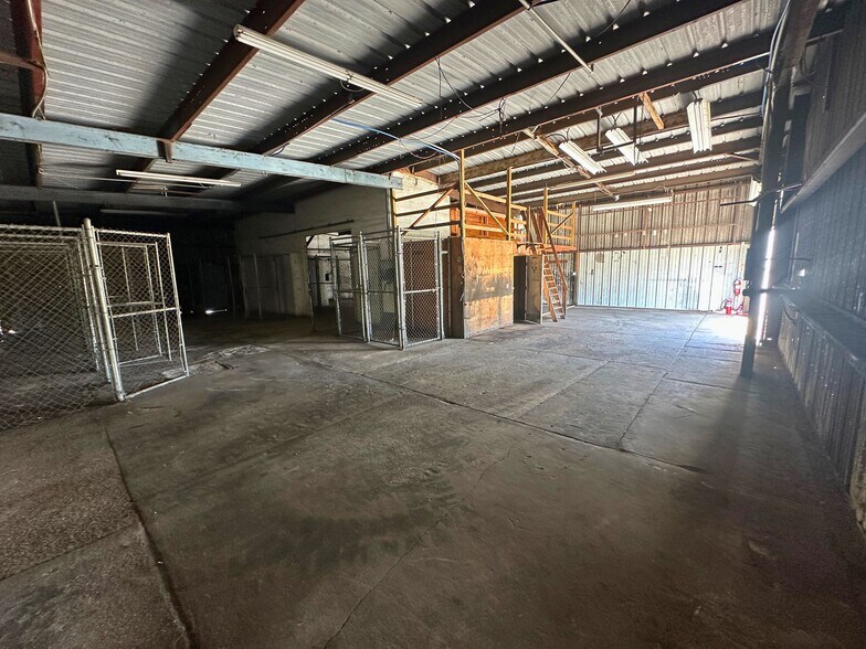 More Photos Of 6009 15th St E, Bradenton Warehouse For Lease