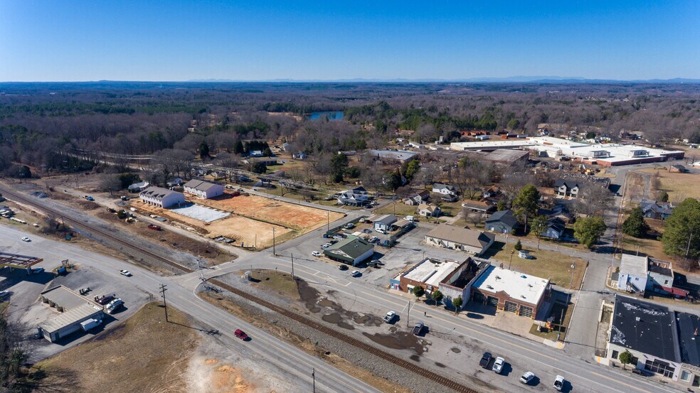 More Photos Of 218 Main St, Grover General Retail For Sale