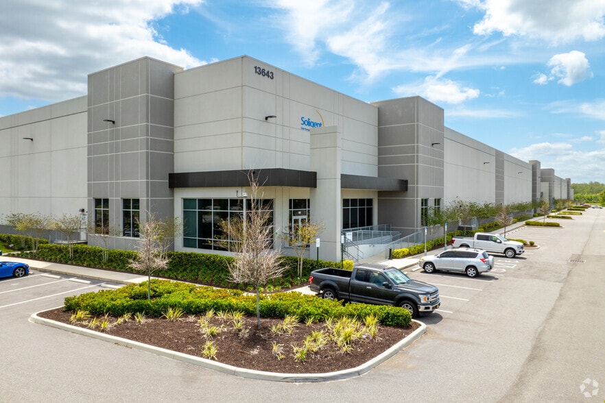 More Photos Of 13643 S Orange Ave, Orlando Distribution For Lease