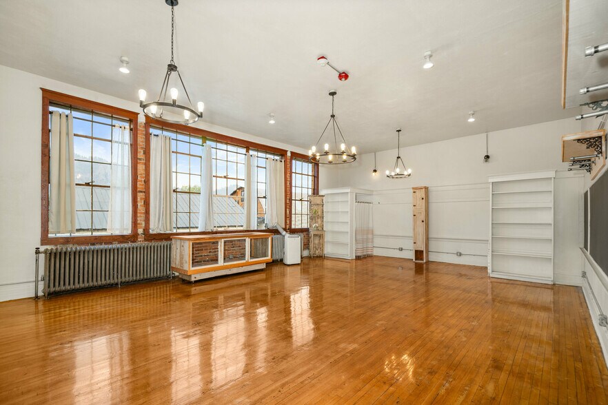More Photos Of 508 E Main Ave, Chewelah Office For Sale