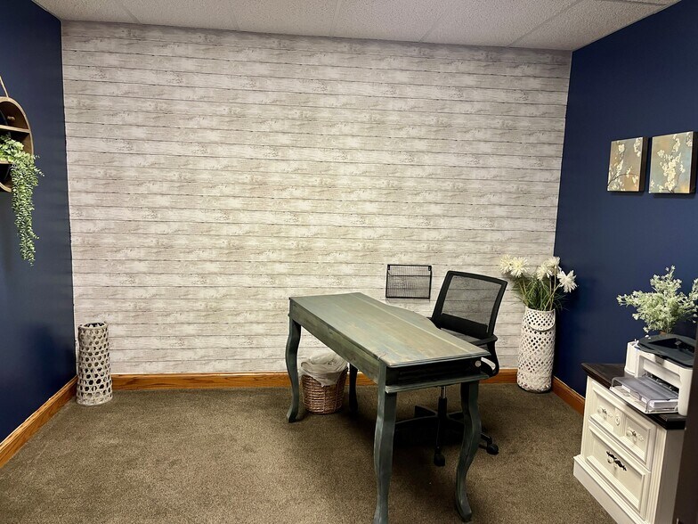 More Photos Of 1811 Wakarusa Dr, Lawrence Loft Creative Space For Lease