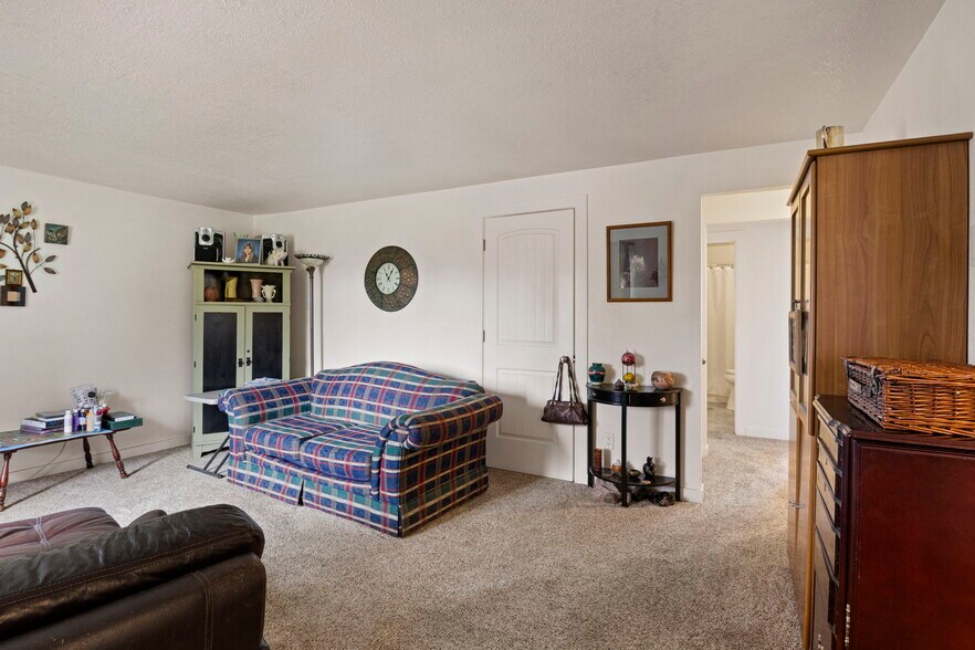 More Photos Of 805-875 Gerth Ave NW, Salem Apartments For Sale