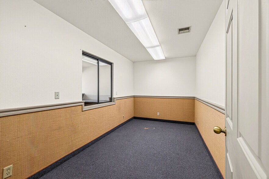 More Photos Of 3716 E Idaho St, Elko Office Residential For Lease
